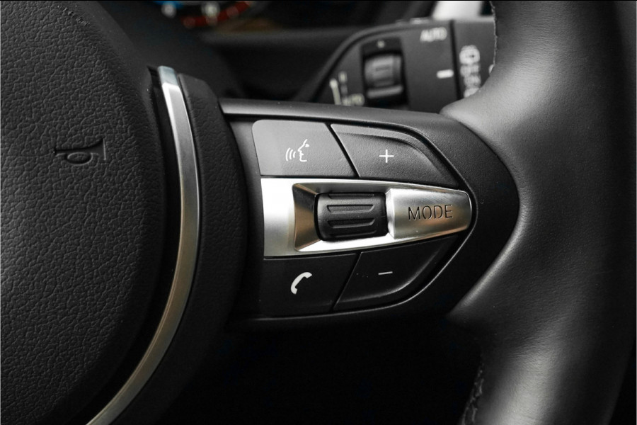 BMW 3 Serie Touring 320i Edition M Sport Shadow Leder CarPlay Navi 19"