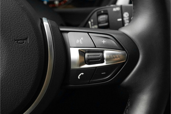 BMW 3 Serie Touring 320i Edition M Sport Shadow Leder CarPlay Navi 19"