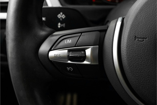 BMW 3 Serie Touring 320i Edition M Sport Shadow Leder CarPlay Navi 19"