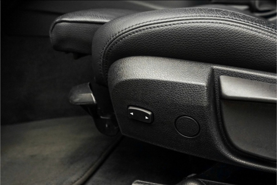BMW 3 Serie Touring 320i Edition M Sport Shadow Leder CarPlay Navi 19"