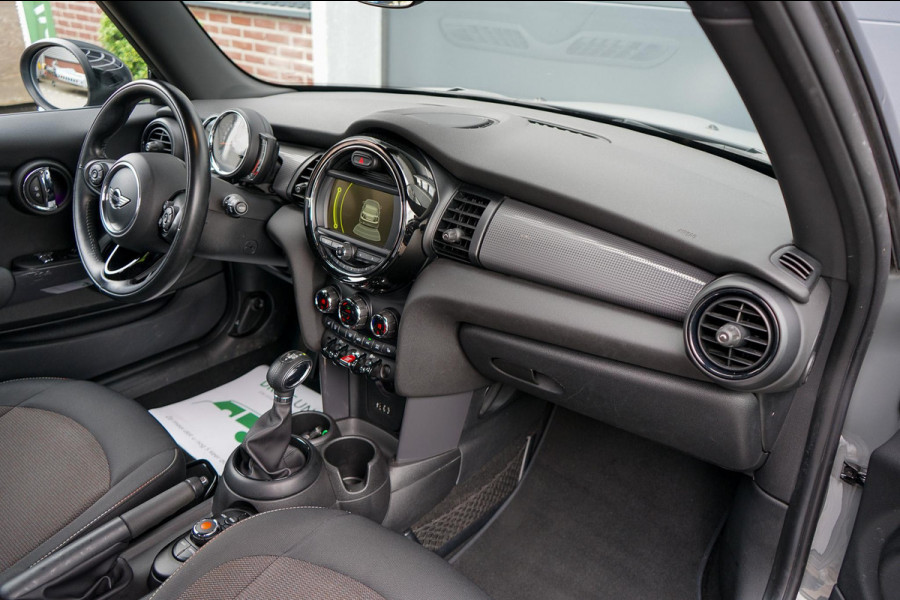 MINI Cooper 1.5 Pepper Serious Business