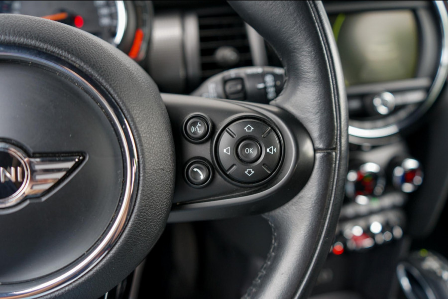 MINI Cooper 1.5 Pepper Serious Business