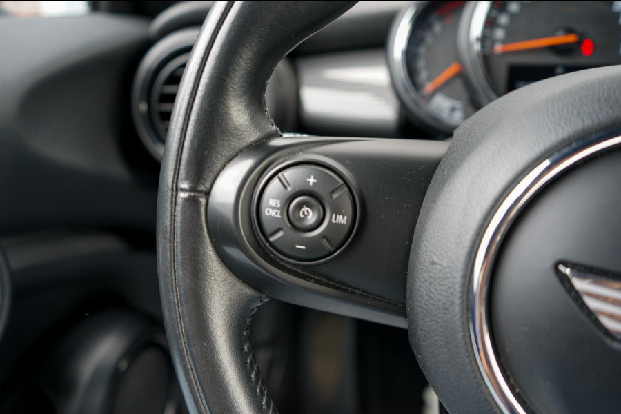 MINI Cooper 1.5 Pepper Serious Business