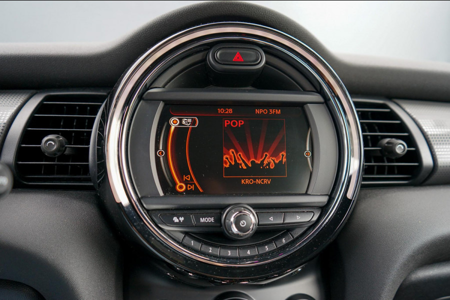 MINI Cooper 1.5 Pepper Serious Business
