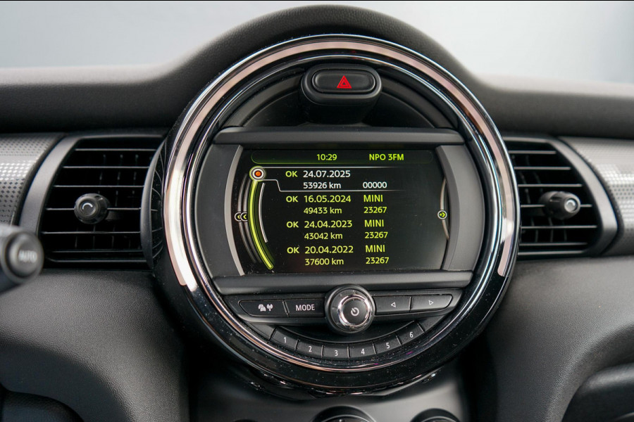 MINI Cooper 1.5 Pepper Serious Business