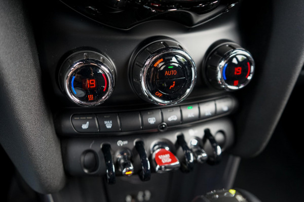 MINI Cooper 1.5 Pepper Serious Business