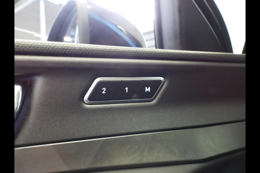 Lynk & Co 01 1.5 PHEV Plug-In ZWARTE HEMEL/360CAM/SCHUIFDAK/LED/20"LMV!