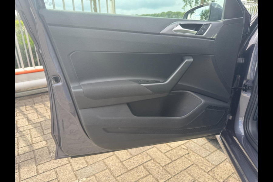 Volkswagen Polo 1.0 TSI Style IQ LIGHT / NAVIGATIE / CLIMATE CONTROL / 4-SEIZOENENBAND / CAMERA / VIRT COCKPIT / STOELVERW.