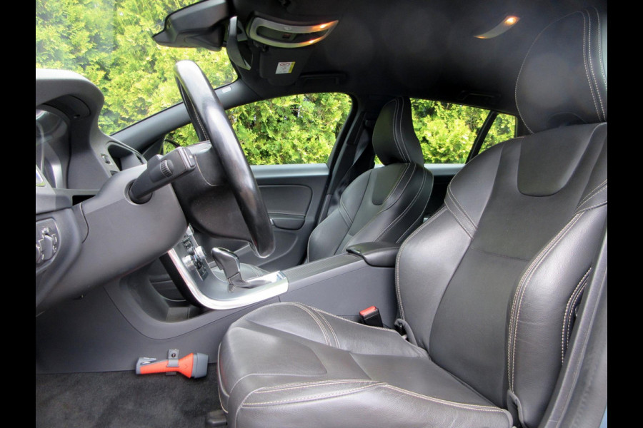 Volvo V60 1.5 T2 Polar+ Dynamic *Leder*Trekhaak*