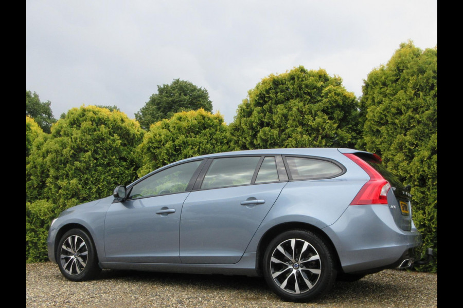 Volvo V60 1.5 T2 Polar+ Dynamic *Leder*Trekhaak*