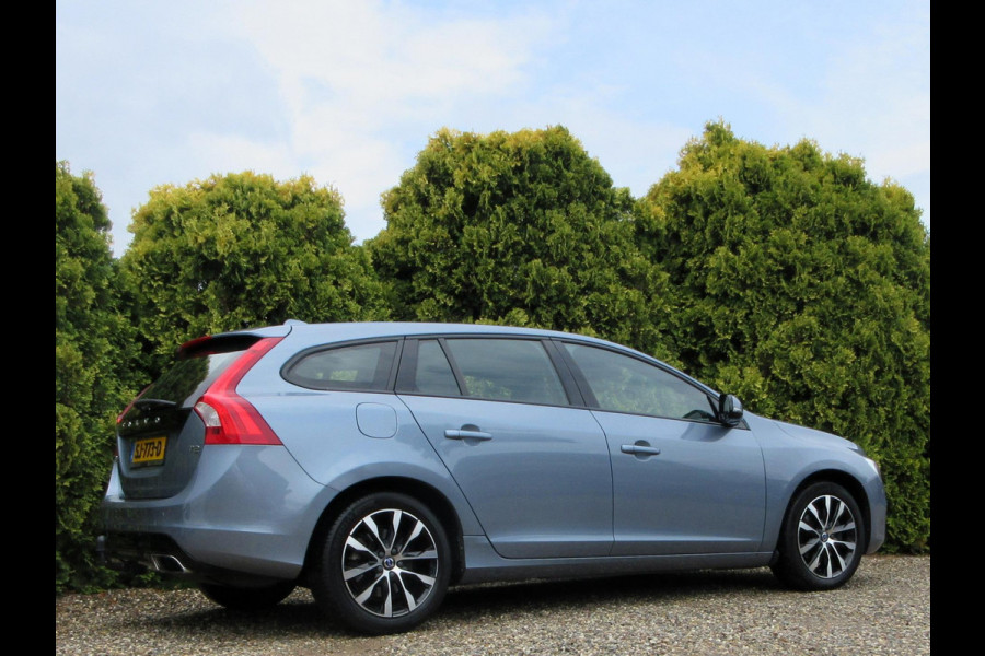 Volvo V60 1.5 T2 Polar+ Dynamic *Leder*Trekhaak*