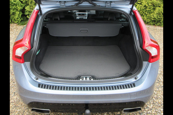 Volvo V60 1.5 T2 Polar+ Dynamic *Leder*Trekhaak*
