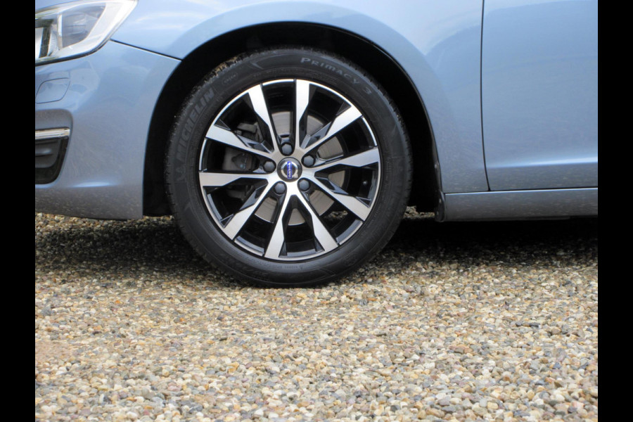 Volvo V60 1.5 T2 Polar+ Dynamic *Leder*Trekhaak*