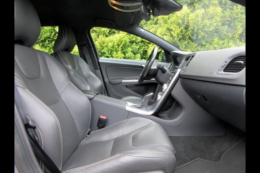 Volvo V60 1.5 T2 Polar+ Dynamic *Leder*Trekhaak*