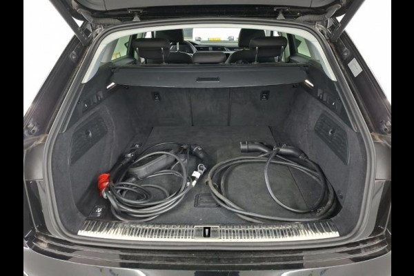 Audi e-tron 55 quattro Business edition 95 kWh |  Black Optiek | NL-Auto |