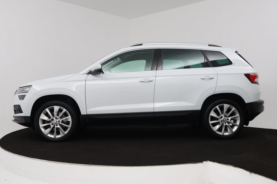 Škoda Karoq 1.5 TSI ACT Style Business (STOELVERWARMING, ACHTERUITRIJCAMERA, NAVIGATIE, CANTON AUDIO, SFEERVERLICHTING)