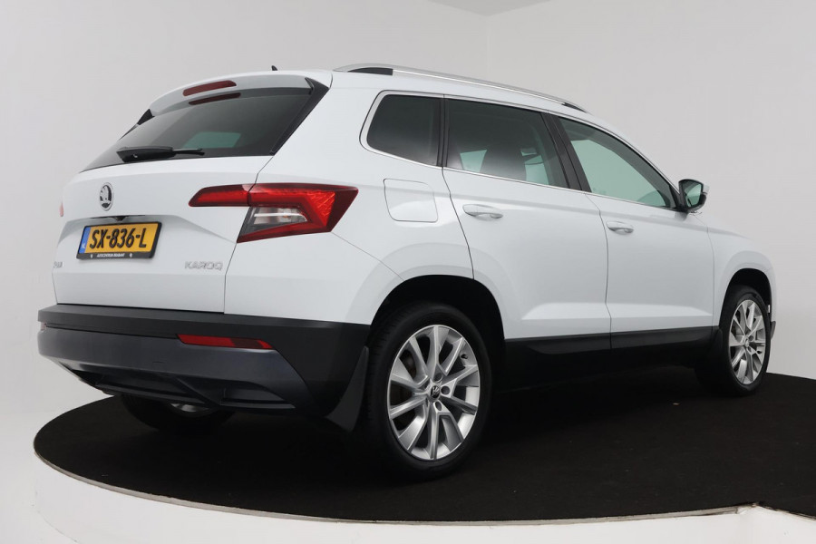 Škoda Karoq 1.5 TSI ACT Style Business (STOELVERWARMING, ACHTERUITRIJCAMERA, NAVIGATIE, CANTON AUDIO, SFEERVERLICHTING)