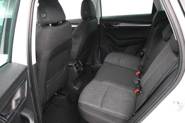 Škoda Karoq 1.5 TSI ACT Style Business (STOELVERWARMING, ACHTERUITRIJCAMERA, NAVIGATIE, CANTON AUDIO, SFEERVERLICHTING)