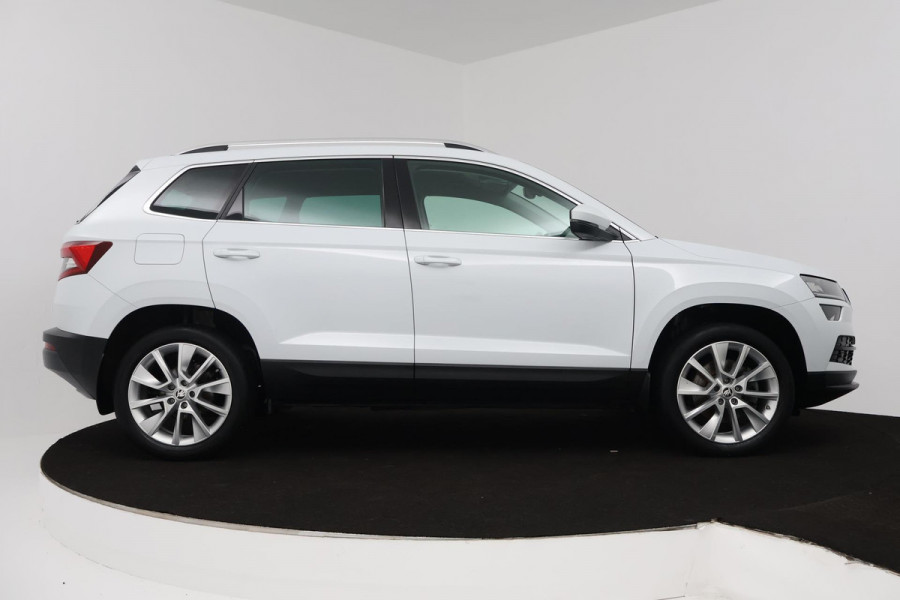 Škoda Karoq 1.5 TSI ACT Style Business (STOELVERWARMING, ACHTERUITRIJCAMERA, NAVIGATIE, CANTON AUDIO, SFEERVERLICHTING)