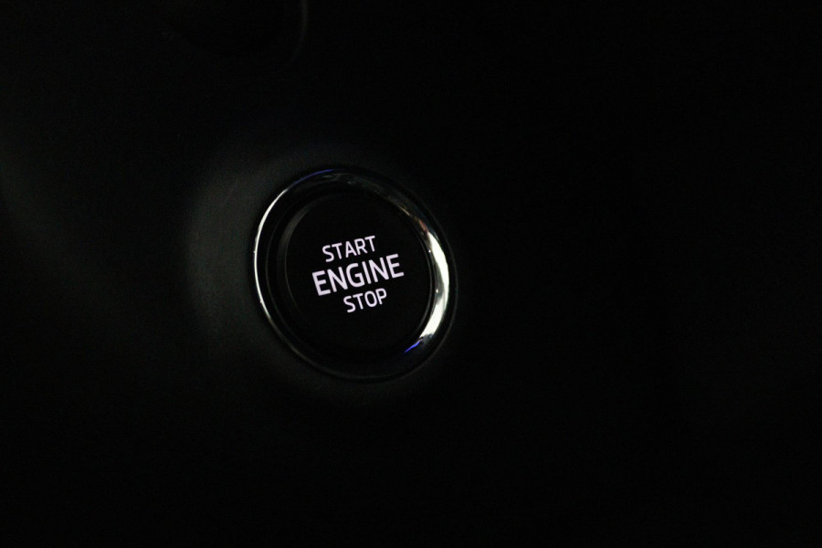 Škoda Karoq 1.5 TSI ACT Style Business (STOELVERWARMING, ACHTERUITRIJCAMERA, NAVIGATIE, CANTON AUDIO, SFEERVERLICHTING)