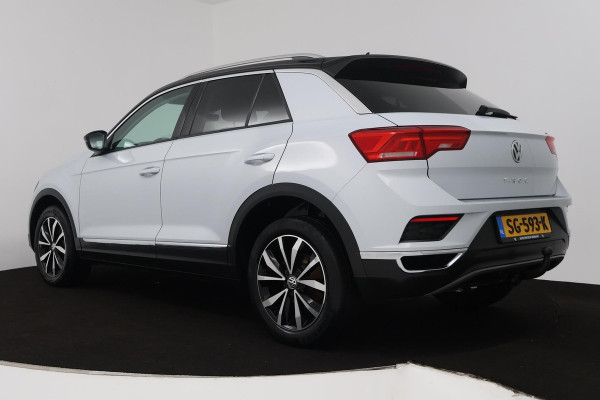 Volkswagen T-Roc 1.5 TSI Style (TREKHAAK, PARKEERSENSOREN, CRUISE CONTROL ADAPTIEF, NAVIGATIE, NL-AUTO, GOED ONDERHOUDEN)
