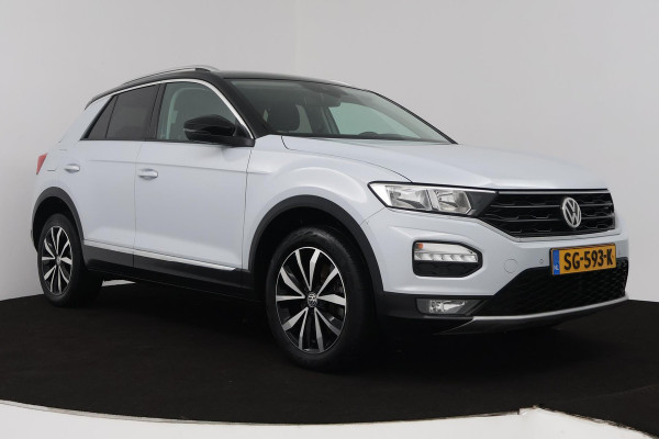 Volkswagen T-Roc 1.5 TSI Style (TREKHAAK, PARKEERSENSOREN, CRUISE CONTROL ADAPTIEF, NAVIGATIE, NL-AUTO, GOED ONDERHOUDEN)