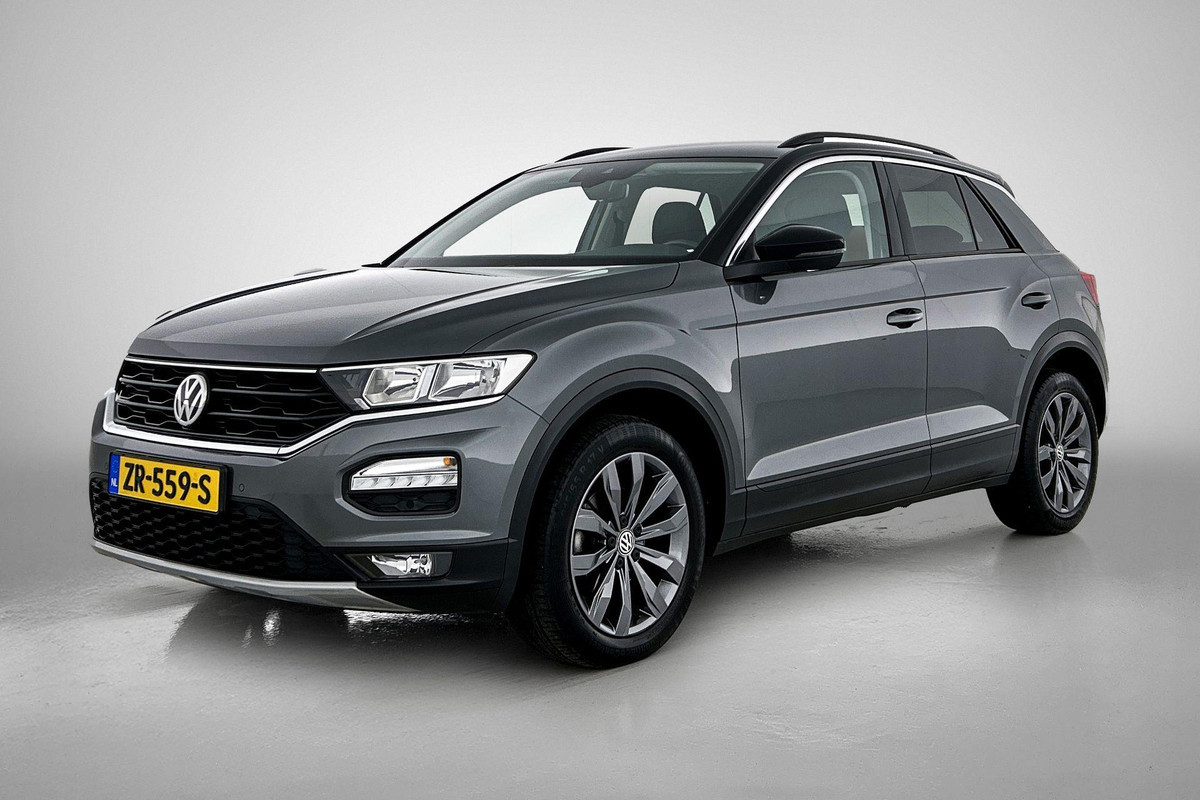 Volkswagen T-Roc 1.0 TSI Sport (VIRTUAL COCKPIT, ELEKT. ACHTERKLEP, NAVIGATIE , PARKEERSENSOREN, 1e EIGENAAR, GOED ONDERHOUDEN) Volkswagen T-Roc 1.0 TSI Sport (VIRTUAL COCKPIT, ELEKT. ACHTERKLEP, NAVIGATIE , PARKEERSENSOREN, 1e EIGENAAR, GOED ONDERHOUDEN)