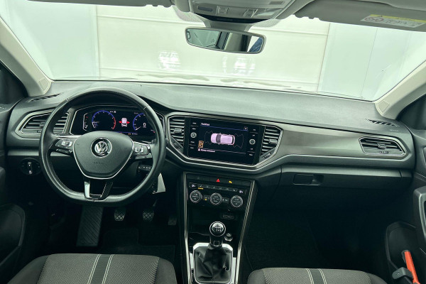 Volkswagen T-Roc 1.0 TSI Sport (VIRTUAL COCKPIT, ELEKT. ACHTERKLEP, NAVIGATIE , PARKEERSENSOREN, 1e EIGENAAR, GOED ONDERHOUDEN)