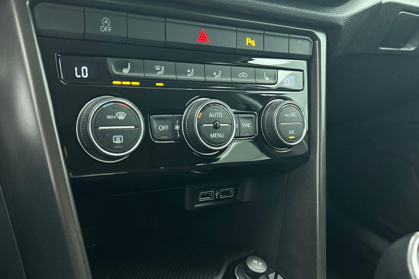 Volkswagen T-Roc 1.0 TSI Sport (VIRTUAL COCKPIT, ELEKT. ACHTERKLEP, NAVIGATIE , PARKEERSENSOREN, 1e EIGENAAR, GOED ONDERHOUDEN)
