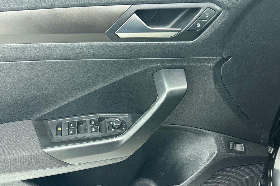 Volkswagen T-Roc 1.0 TSI Sport (VIRTUAL COCKPIT, ELEKT. ACHTERKLEP, NAVIGATIE , PARKEERSENSOREN, 1e EIGENAAR, GOED ONDERHOUDEN)