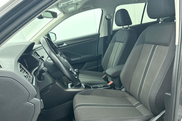 Volkswagen T-Roc 1.0 TSI Sport (VIRTUAL COCKPIT, ELEKT. ACHTERKLEP, NAVIGATIE , PARKEERSENSOREN, 1e EIGENAAR, GOED ONDERHOUDEN)