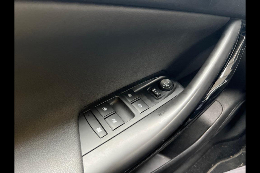 Opel Astra 1.2 Business Elegance Navi | Camera | Trekhaak
