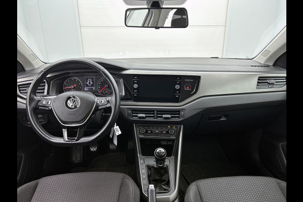 Volkswagen Polo 1.0 TSI Comfortline Business (NAVIGATIE, PARKEERSENSOREN, CARPLAY, 1e EIGENAAR, GOED ONDERHOUDEN)