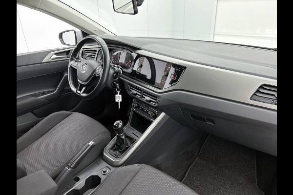 Volkswagen Polo 1.0 TSI Comfortline Business (NAVIGATIE, PARKEERSENSOREN, CARPLAY, 1e EIGENAAR, GOED ONDERHOUDEN)