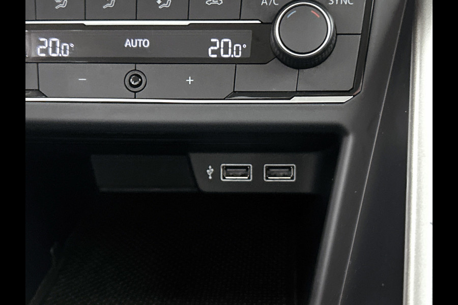Volkswagen Polo 1.0 TSI Comfortline Business (NAVIGATIE, PARKEERSENSOREN, CARPLAY, 1e EIGENAAR, GOED ONDERHOUDEN)