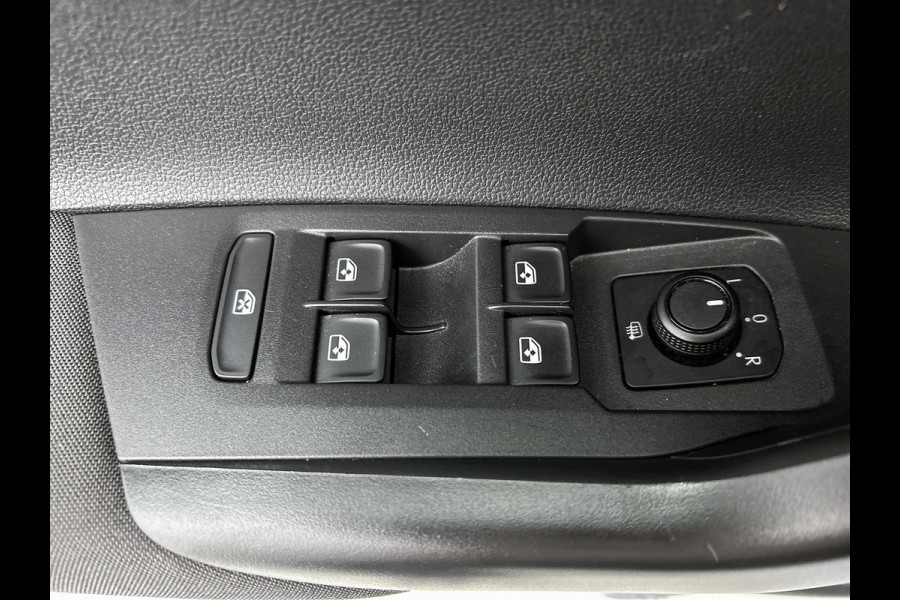 Volkswagen Polo 1.0 TSI Comfortline Business (NAVIGATIE, PARKEERSENSOREN, CARPLAY, 1e EIGENAAR, GOED ONDERHOUDEN)