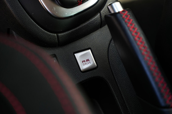 Renault Clio R.S. 1.6 200pk Camera Cruise Keyless Stoelverw. Clima