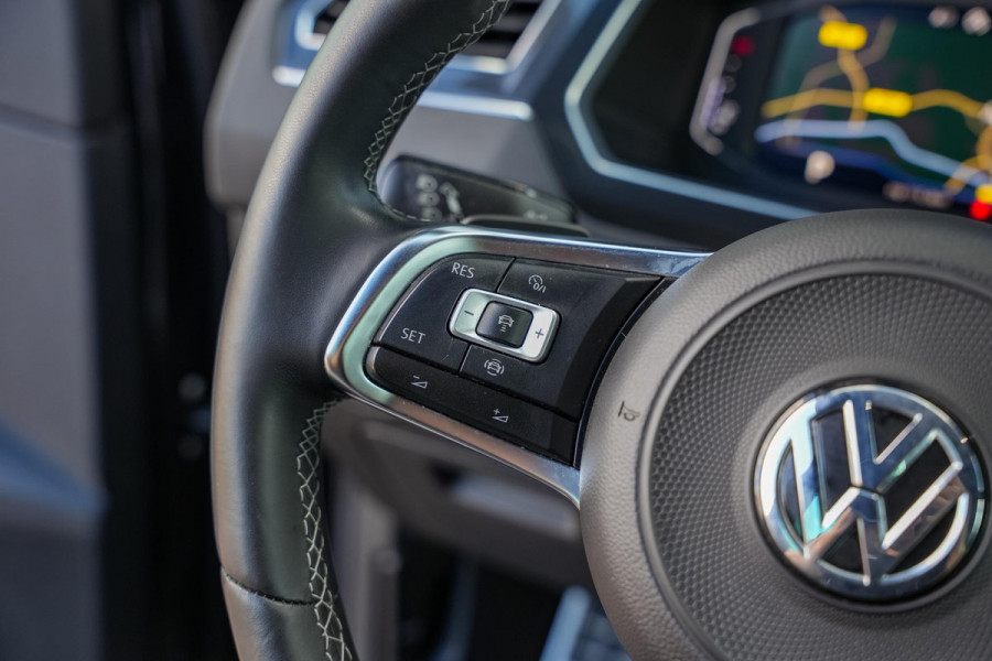 Volkswagen Tiguan 1.5 TSI ACT Highline Business R Adaptive Cruise Lane Assist Carplay PDC Virtual Dash