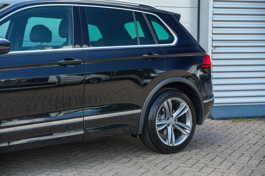 Volkswagen Tiguan 1.5 TSI ACT Highline Business R Adaptive Cruise Lane Assist Carplay PDC Virtual Dash