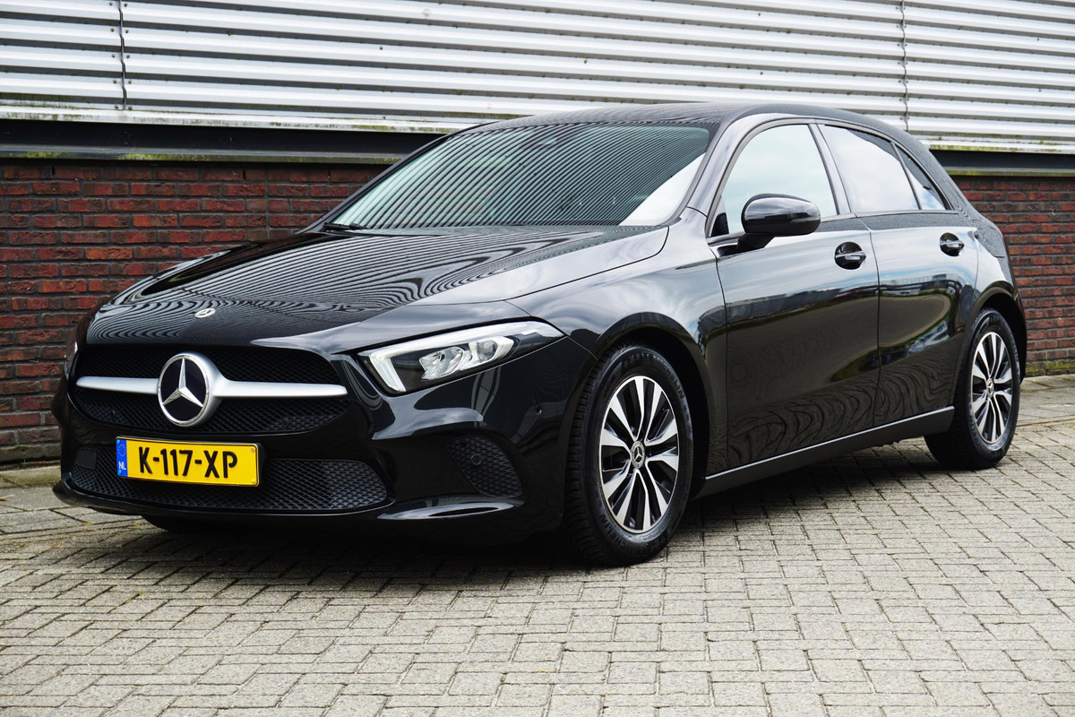 Mercedes-Benz A-Klasse 180 Business Solution/Dealeronderhouden/ 1e Eigenaar. Mercedes-Benz A-Klasse 180 Business Solution/Dealeronderhouden/ 1e Eigenaar.
