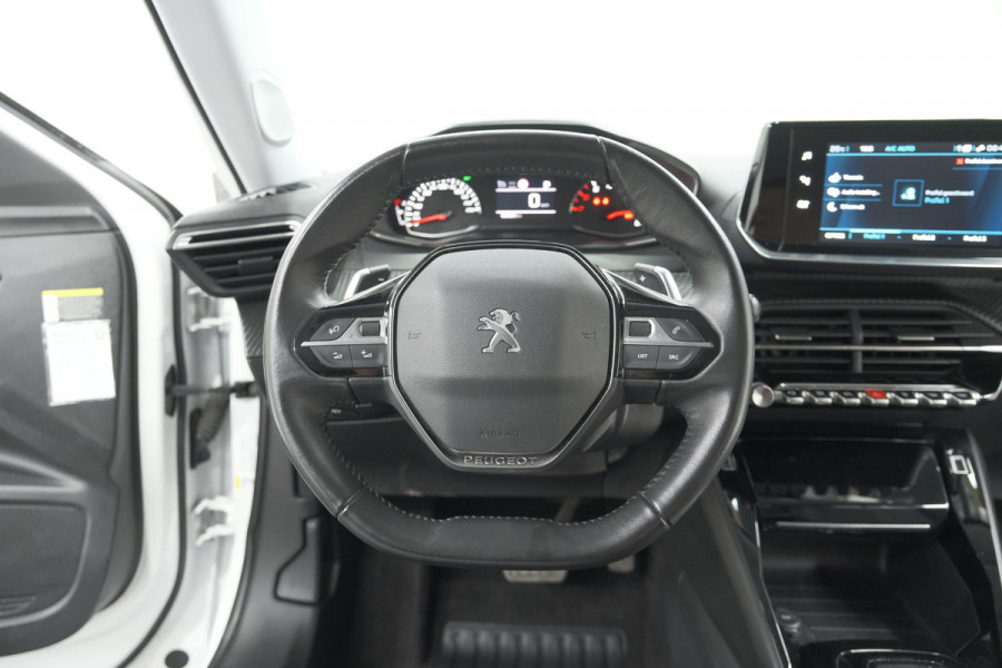 Peugeot 2008 PureTech 130 EAT8 Allure | Parkeersensoren | Navigatie | Apple Carplay | Climate Control