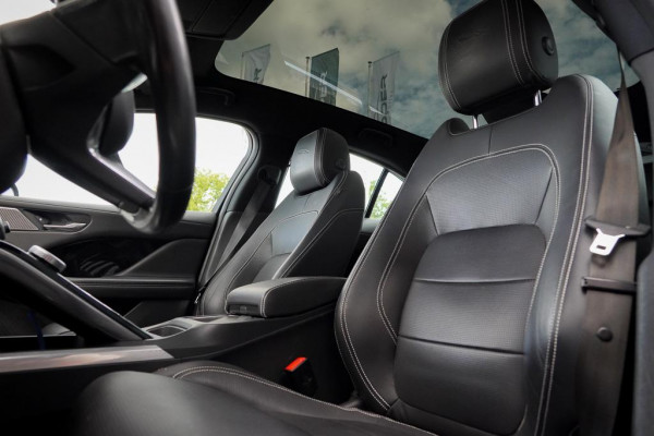 Jaguar I-PACE EV400 HSE 90 kWh / Pano / Trekhaak