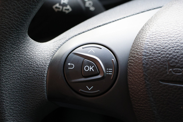 Ford Transit Connect 1.5 EcoBlue | 3-Zitter | Camera | CarPlay | PDC | DAB | MF Stuur | Airco | Dealer onderhouden | Betimmering | Nieuwe APK