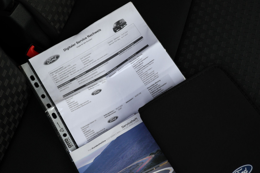 Ford Transit Connect 1.5 EcoBlue | 3-Zitter | Camera | CarPlay | PDC | DAB | MF Stuur | Airco | Dealer onderhouden | Betimmering | Nieuwe APK