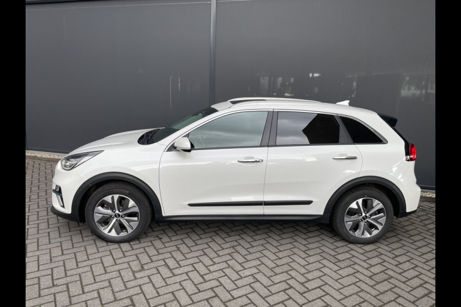 Kia e-Niro ExecutiveLine 64 kWh Achteruitrijcamera - Cruise control - Navigatiesysteem full map -  Parkeersensoren voor en achter - Dodehoek detector - Lederen bekleding -  Lederen stuurwiel - Mistlampen voor