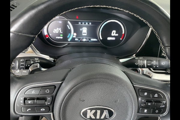 Kia e-Niro ExecutiveLine 64 kWh Achteruitrijcamera - Cruise control - Navigatiesysteem full map -  Parkeersensoren voor en achter - Dodehoek detector - Lederen bekleding -  Lederen stuurwiel - Mistlampen voor