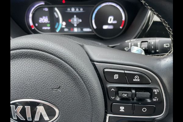 Kia e-Niro ExecutiveLine 64 kWh Achteruitrijcamera - Cruise control - Navigatiesysteem full map -  Parkeersensoren voor en achter - Dodehoek detector - Lederen bekleding -  Lederen stuurwiel - Mistlampen voor
