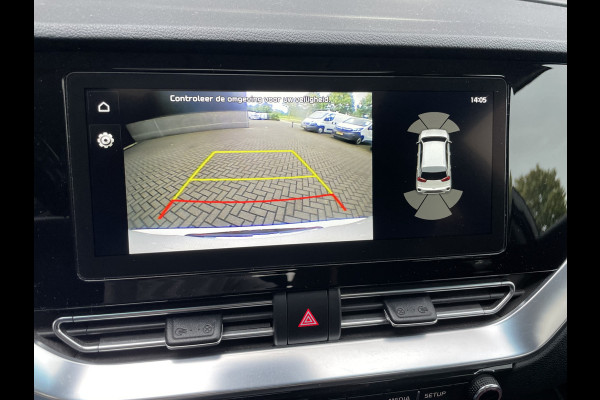 Kia e-Niro ExecutiveLine 64 kWh Achteruitrijcamera - Cruise control - Navigatiesysteem full map -  Parkeersensoren voor en achter - Dodehoek detector - Lederen bekleding -  Lederen stuurwiel - Mistlampen voor