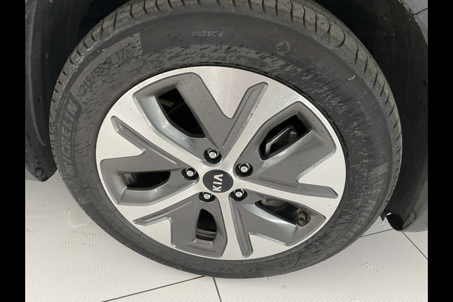 Kia e-Niro ExecutiveLine 64 kWh Achteruitrijcamera - Cruise control - Navigatiesysteem full map -  Parkeersensoren voor en achter - Dodehoek detector - Lederen bekleding -  Lederen stuurwiel - Mistlampen voor