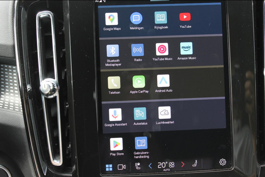Volvo XC40 B3 177PK Automaat Plus Dark Google infotainment / Draadloos telefoon opladen / Elektrisch bedienbare bestuurdersstoel met geheugen / Adaptieve Cruise Control
